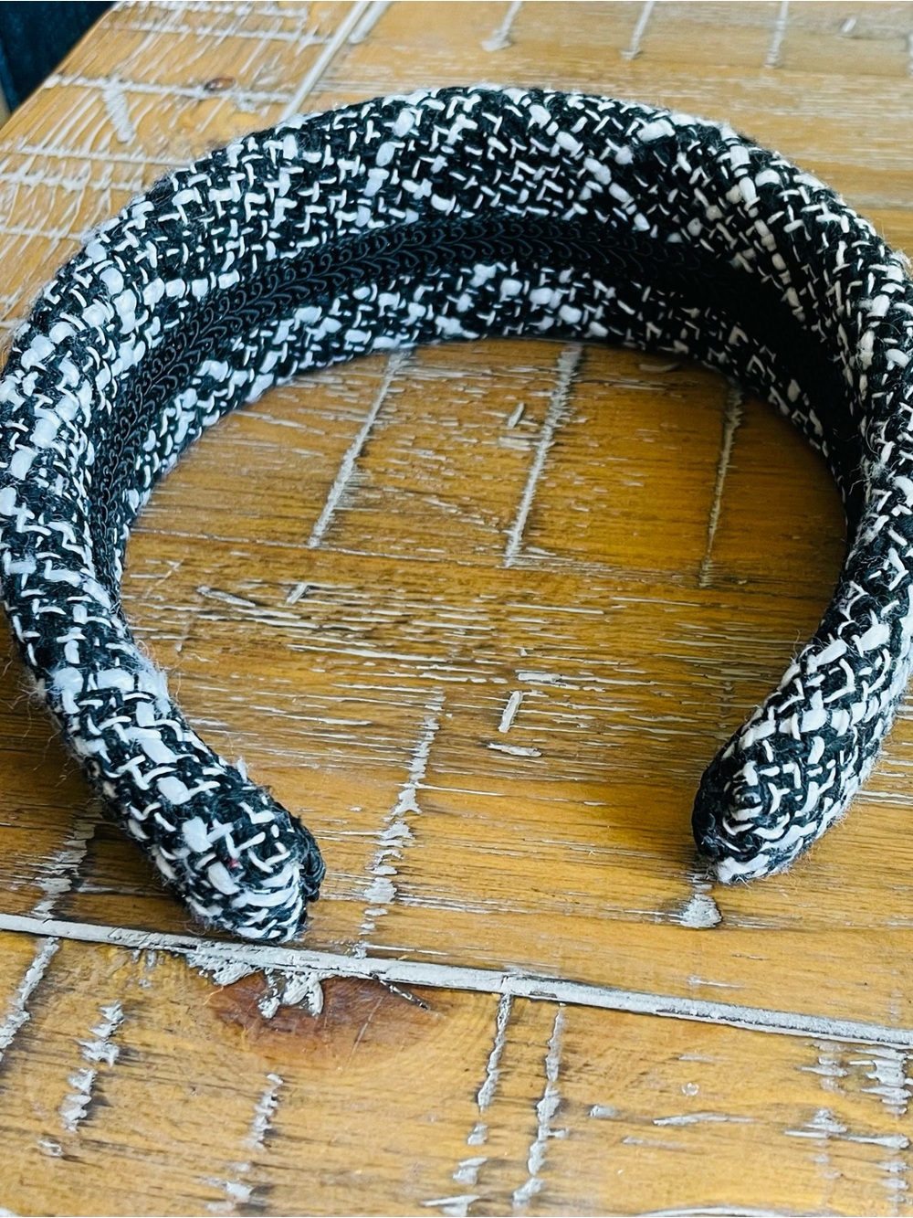 Black & White Tweed Padded Headband - Picture 3 of 3